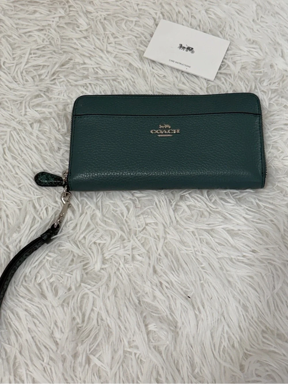 NWT Coach Letter Snakeskin Trim Accordion Zip Wristlet Wallet